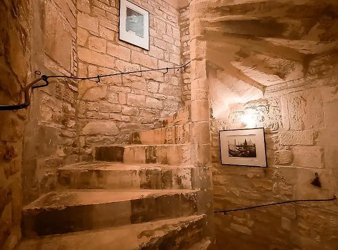 Les Lauriers Roses - 4*